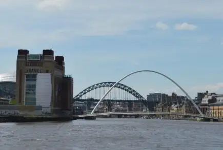 Cais, Newcastle