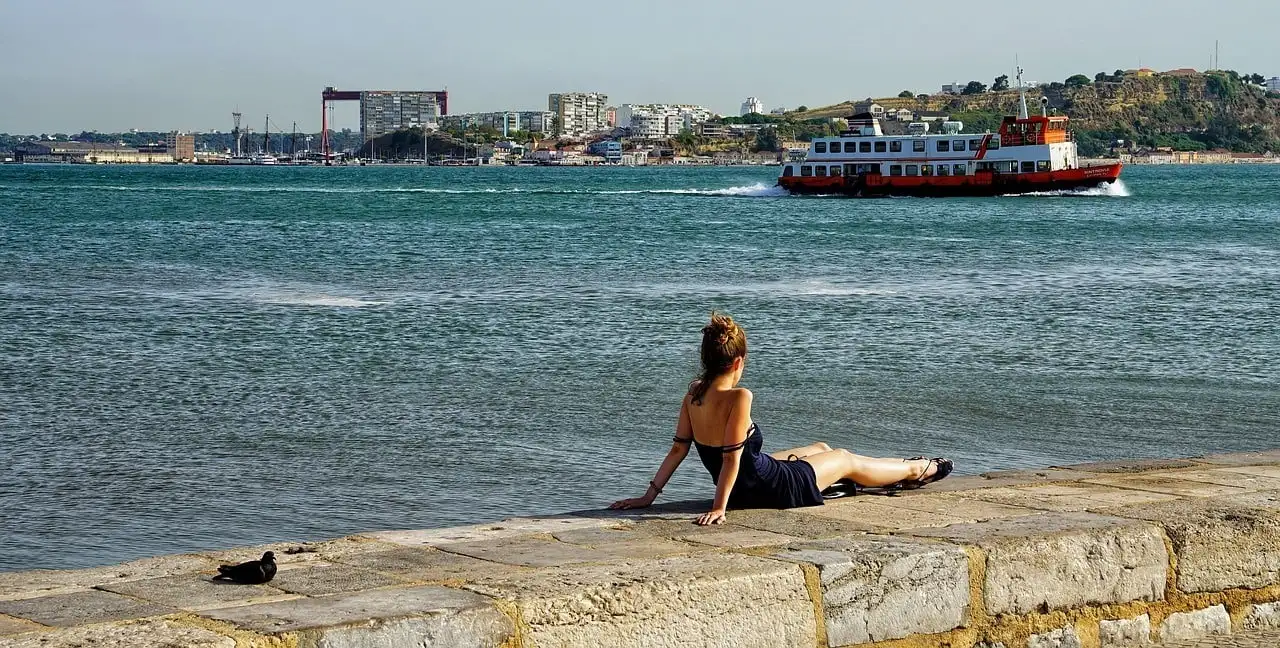 Lisboa é segura para mulheres que viajam sozinhas?