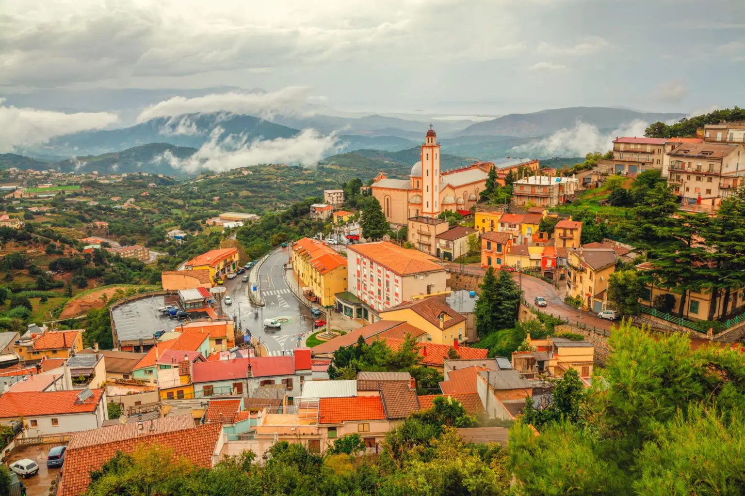 Topo de uma antiga igreja em Sassari, Sardenha