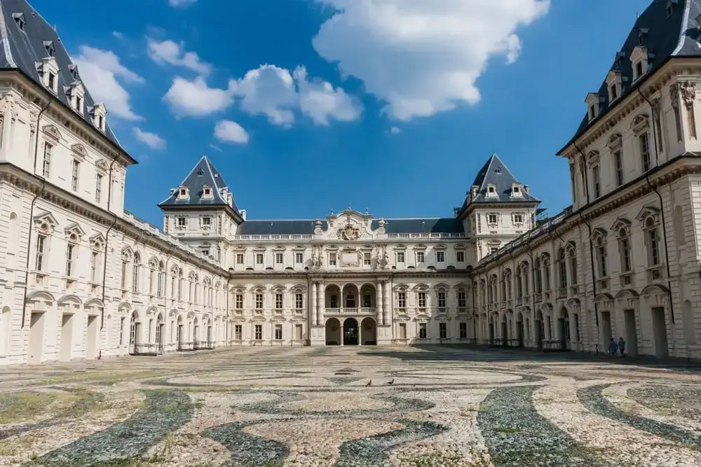 shutterstock - Turin - san salvario
