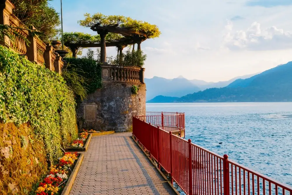 Walk of Lovers Promenade ของวาเรนนา
