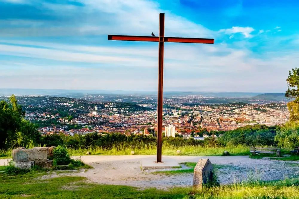 L'un des points culminants de Stuttgart, la colline des décombres (Birkenkopf)