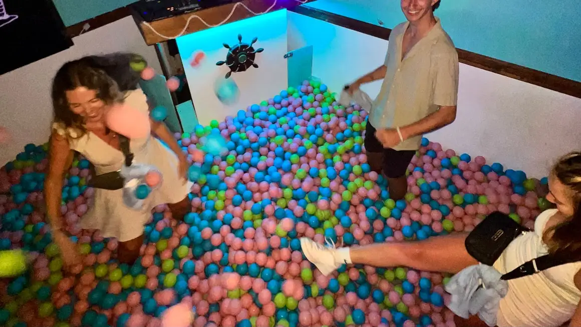 ball pit party club sa ios, greece