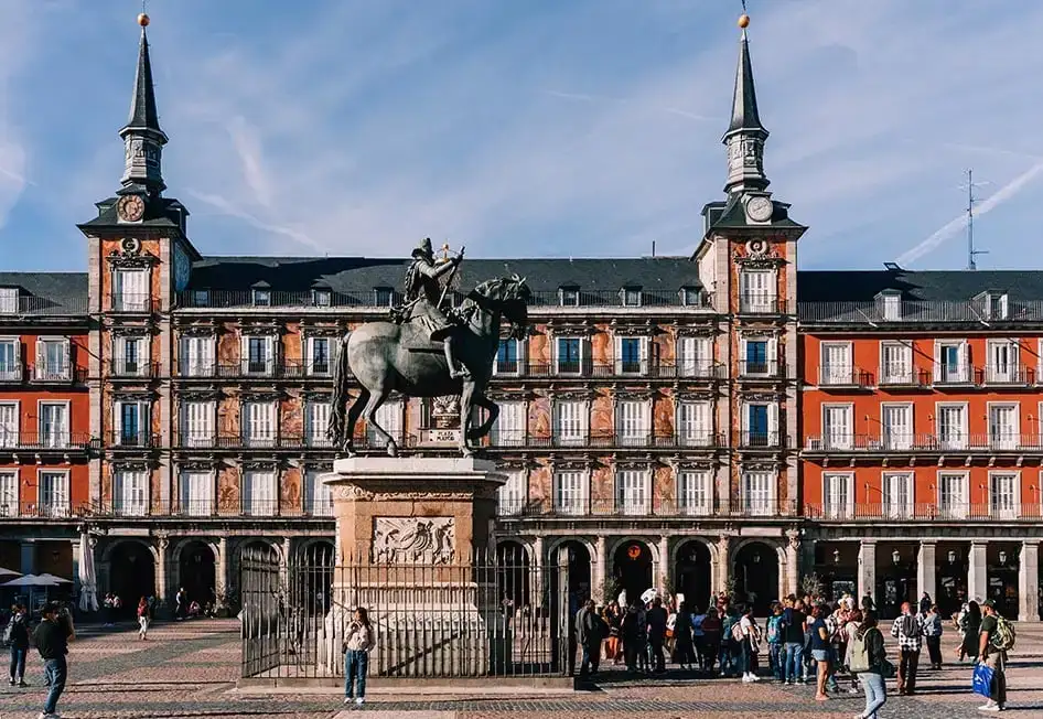 Madrid, İspanya'daki Sol Meydanı.