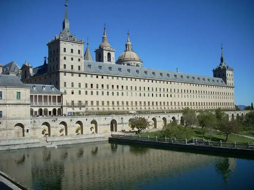 El Escorial Kraliyet Manastırı ve Düşmüş Tur Vadisi