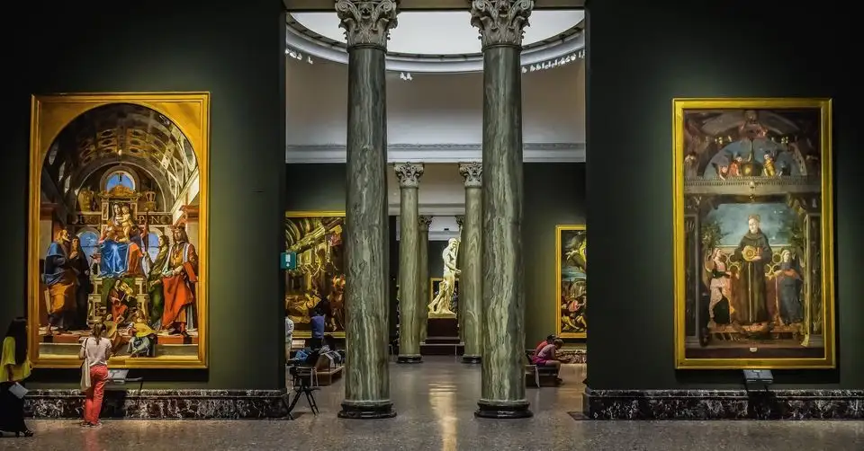 Plimbare liniștită printr-un cimitir artistic