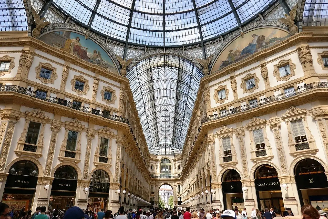 Cartierul modern Porta Nuova din Milano