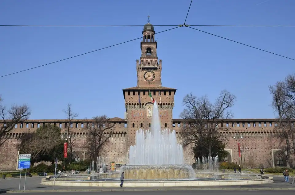 Vizitați obiectivele turistice într-o plimbare cu bicicleta