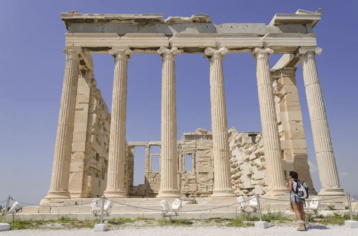 L'Acropole - la principale attraction touristique d'Athènes
