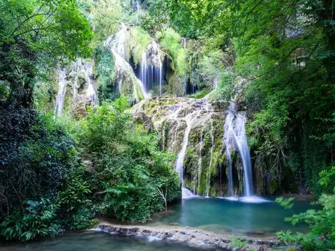 водопад krsuhuna в гора