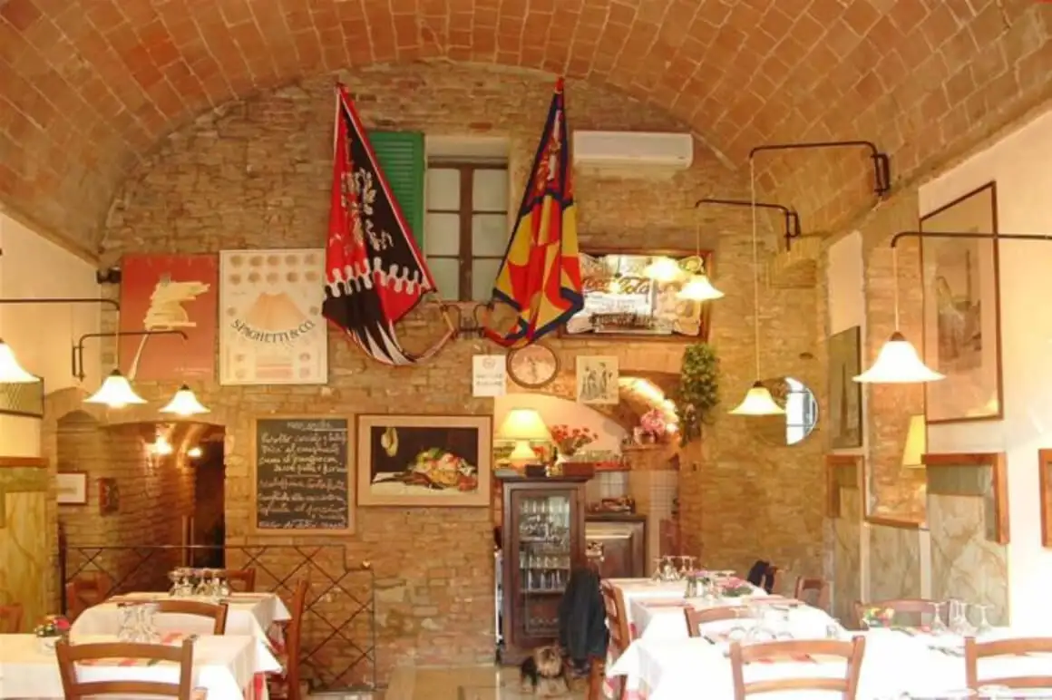 Aquila Sienne Italie