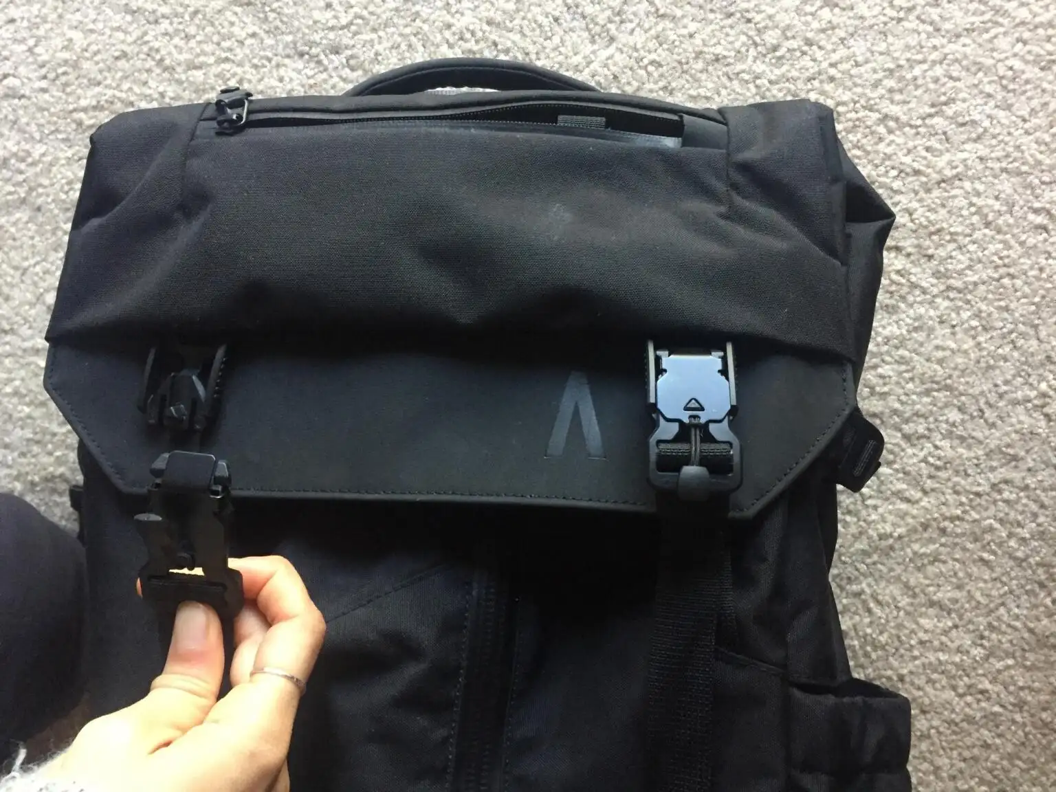 Clips sur le sac à dos Boundary Supply