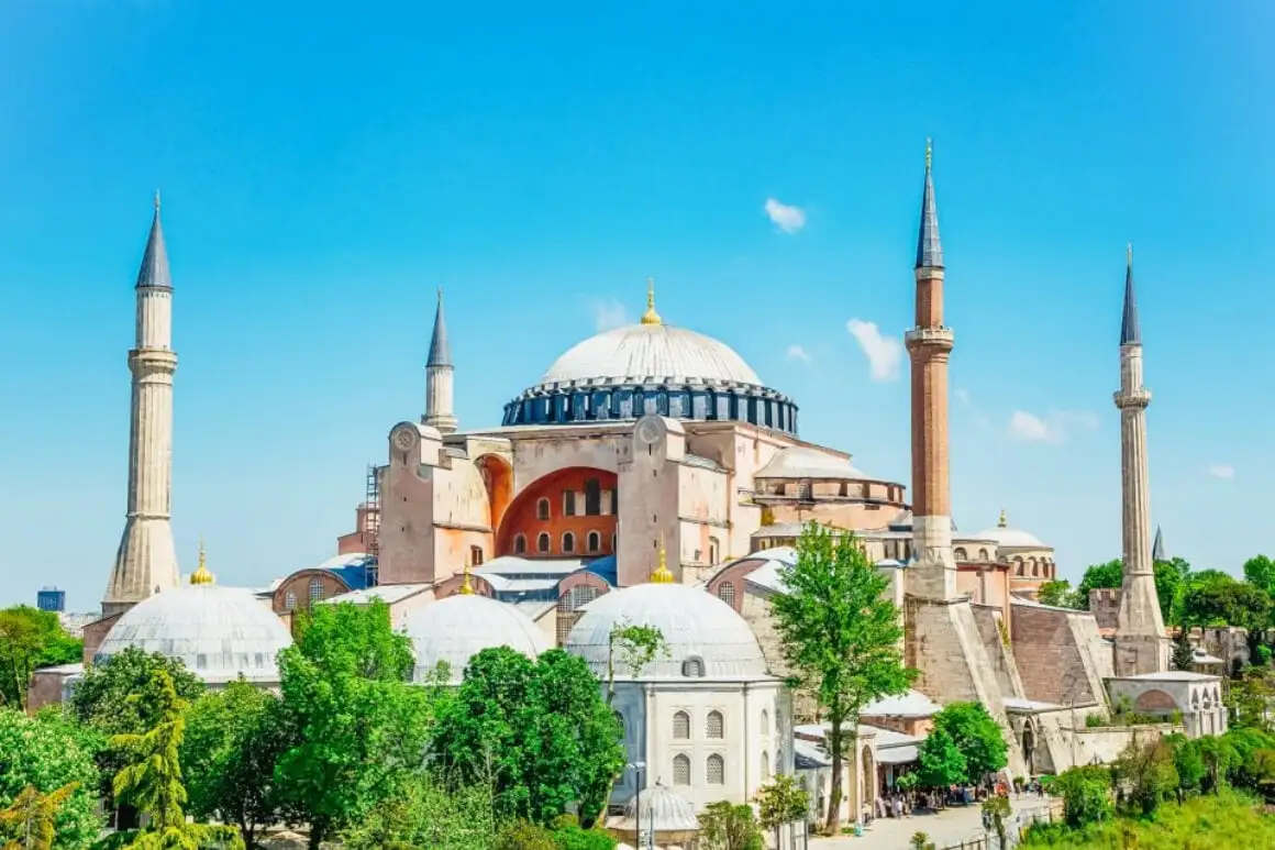 Ngạc nhiên trước Hagia Sophia