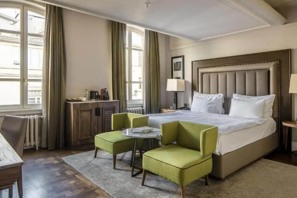 Studio spacieux et confortable avec jacuzzi de taille moyenne