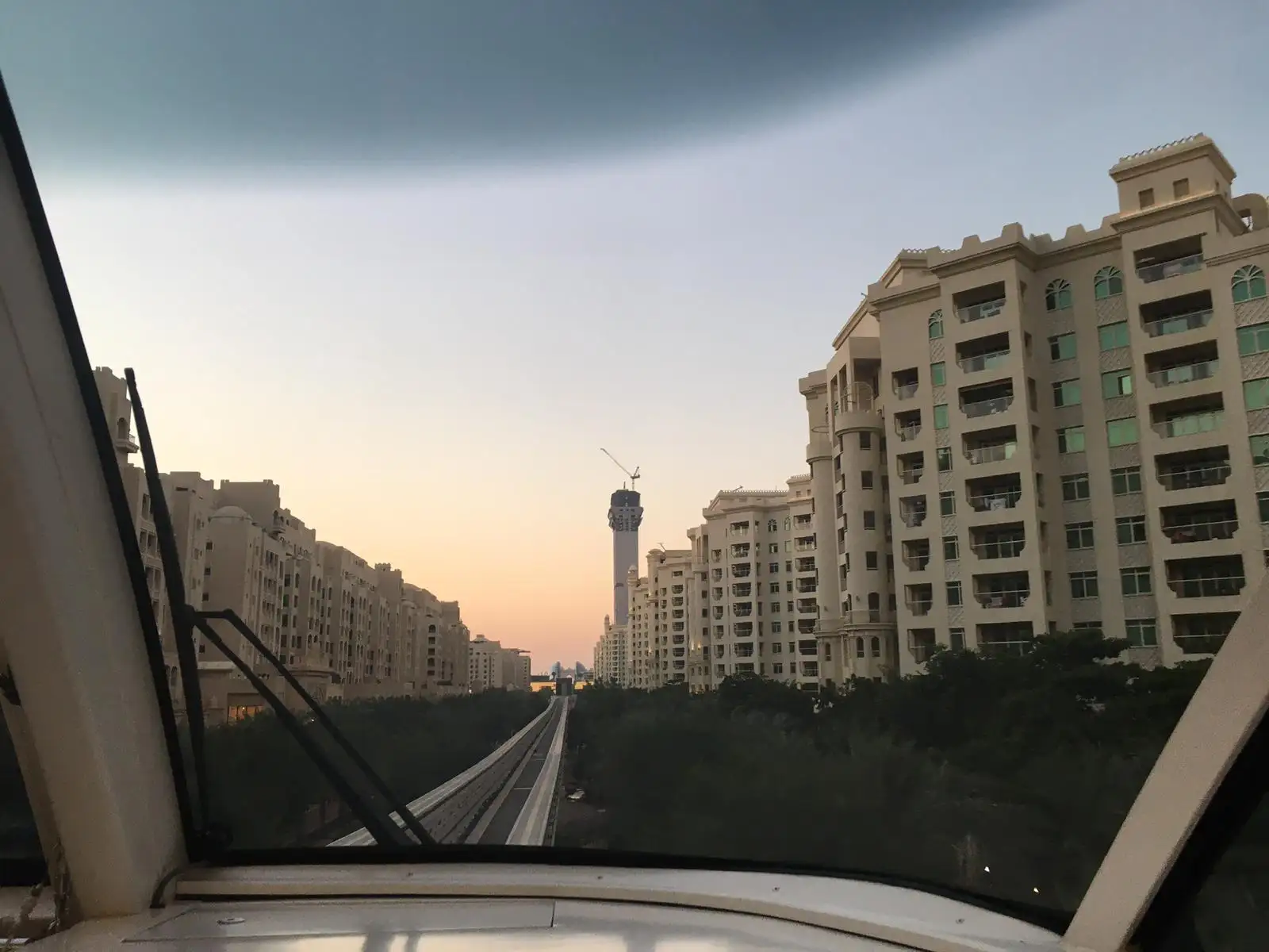 mennyibe kerül az étel Dubaiban