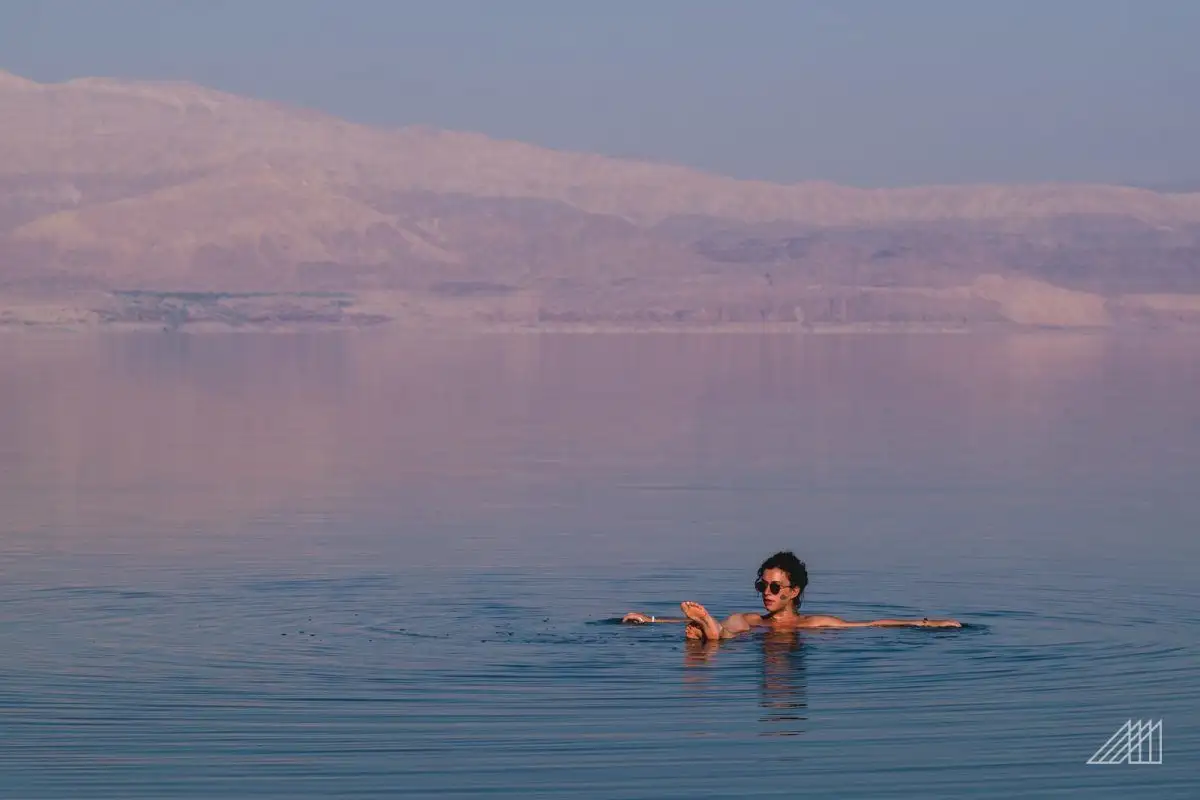 מרכז גלקטי בוואדי רום של ירדן וכוכבים