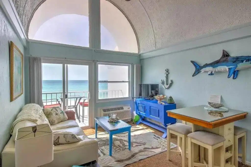 Condo en bord de mer