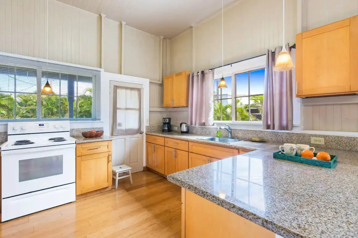Waipu'ilani Beachfront Apartment