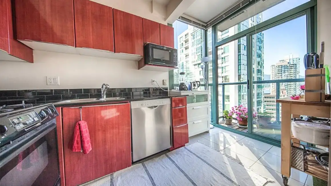 MêmeSun Vancouver
