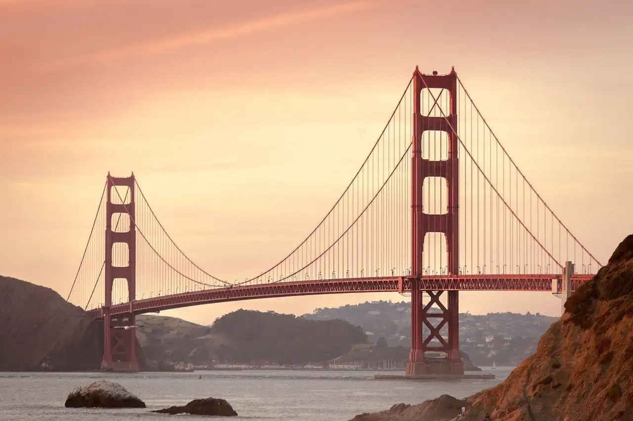 pont du Golden Gate à l'aube road trip à san francisco