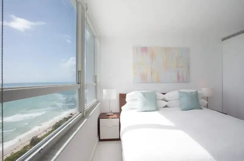Appartement d'une chambre et salle de bains en bord de mer