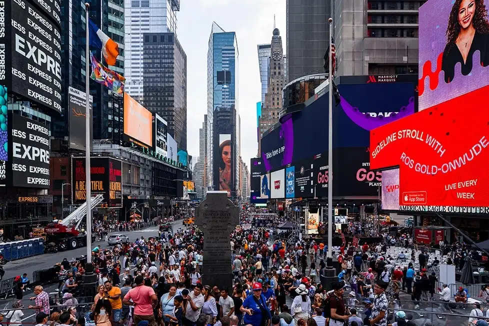 Uma movimentada Times Square em Nova York