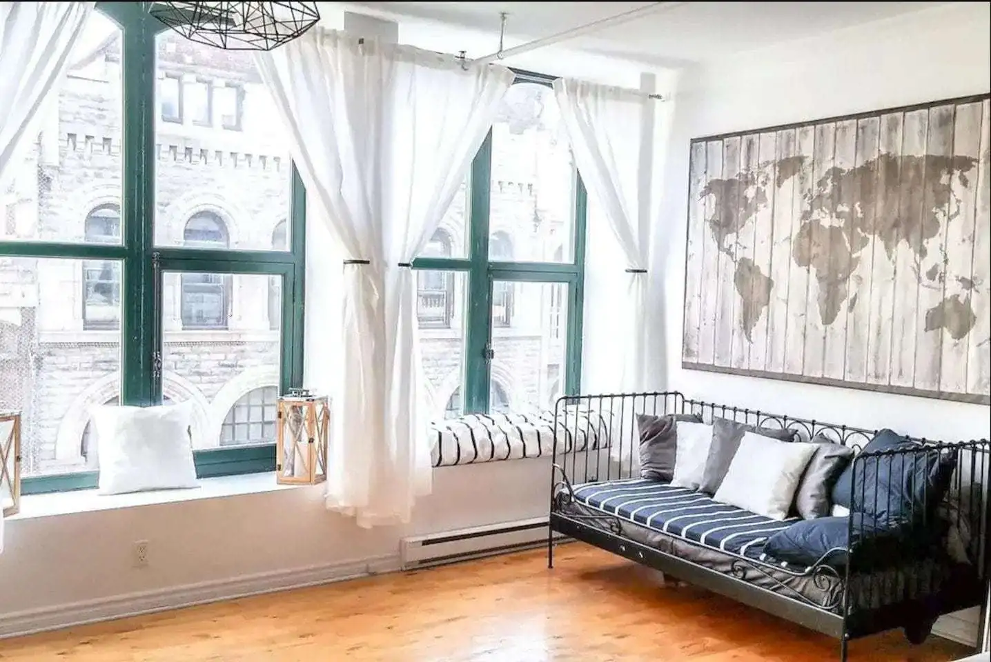 Le Petit Hotel Montreal