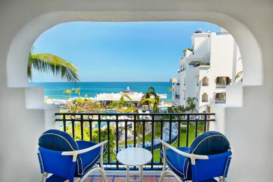Pemandangan balkon dari Pueblo Bonito Los Cabos Blanco Beach Resort