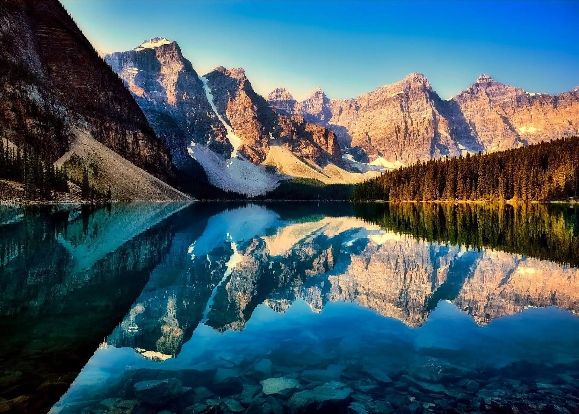lac-moraine-rocheuses-canadiennes