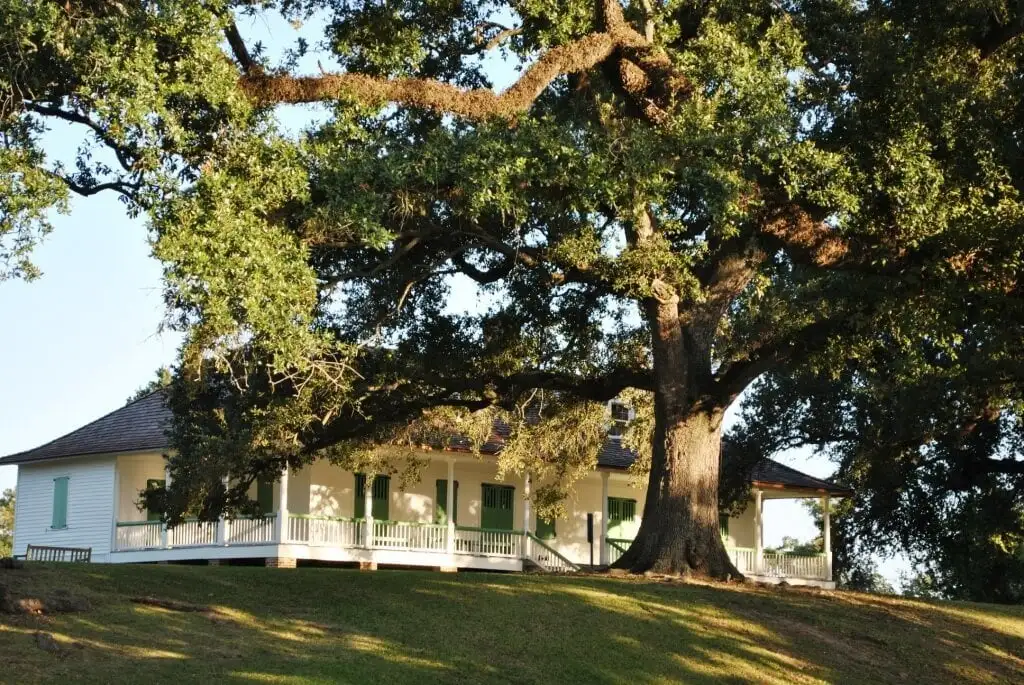 Magnolijas pilskalna vēsturiskā māja, Batonrūža
