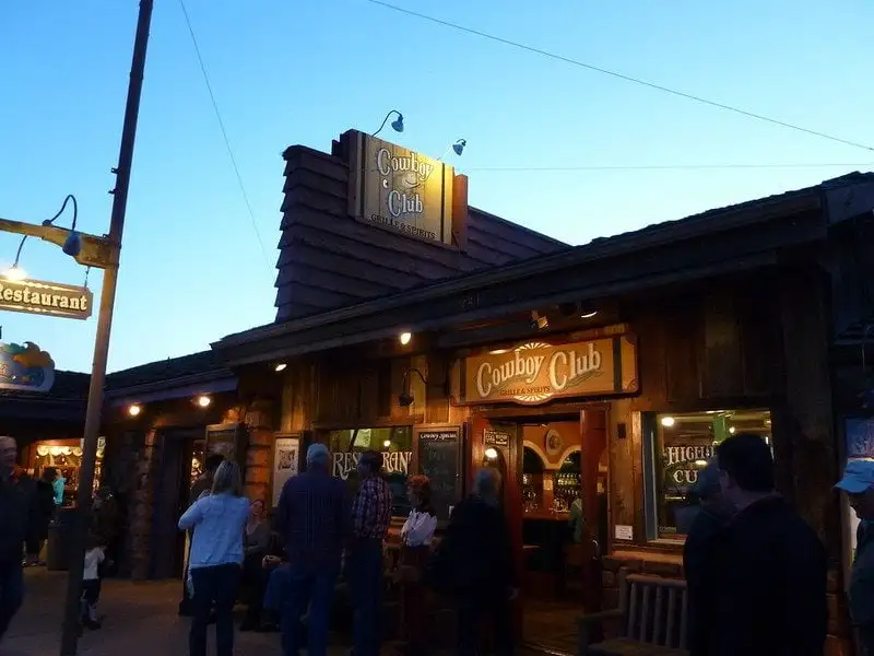 Spis og drikk på Cowboy Club