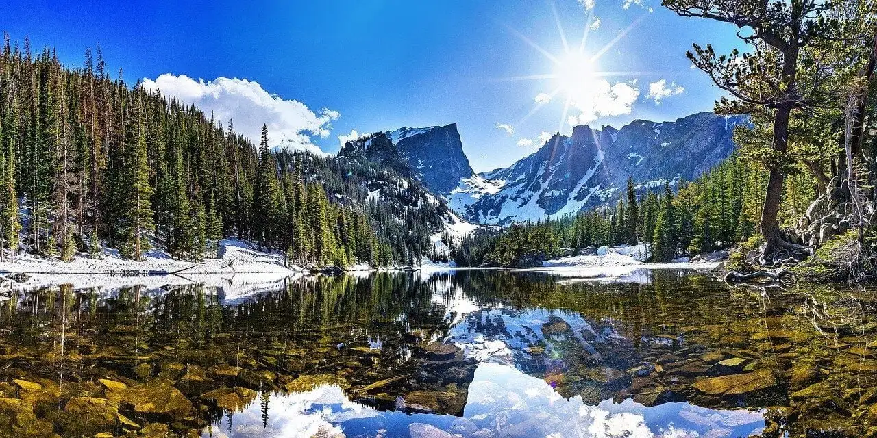 Faites une randonnée dans les montagnes Rocheuses