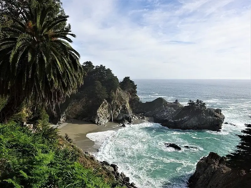 Limekiln Falls i Limekiln State Park Big Sur