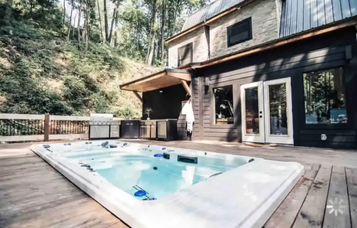A cicuta em Treehouse Grove Gatlinburg