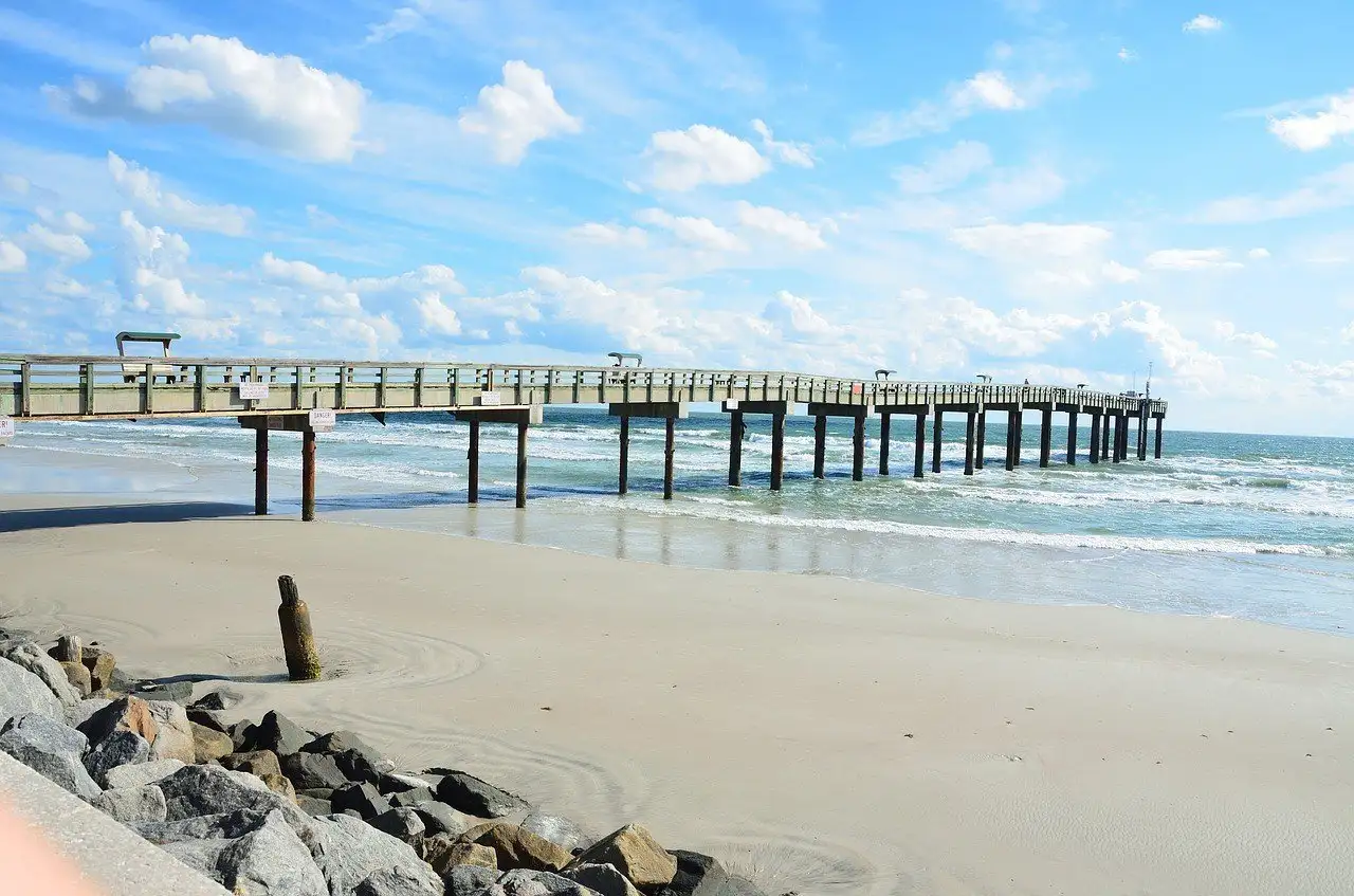 Promenade sur la plage de St Augustine en Floride