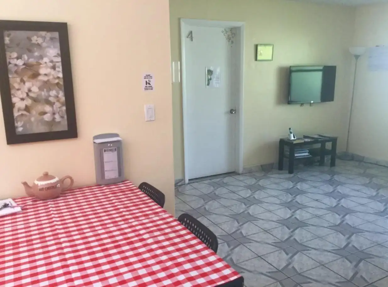 Hotel DEAUVILLE (Inn, hostel & Crewhouse) melhor hostel em Fort Lauderdale