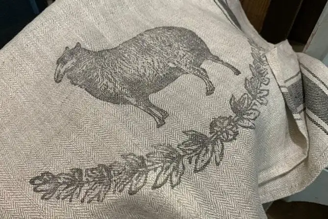 Seja criativo em um workshop exclusivo de estampagem de tecidos