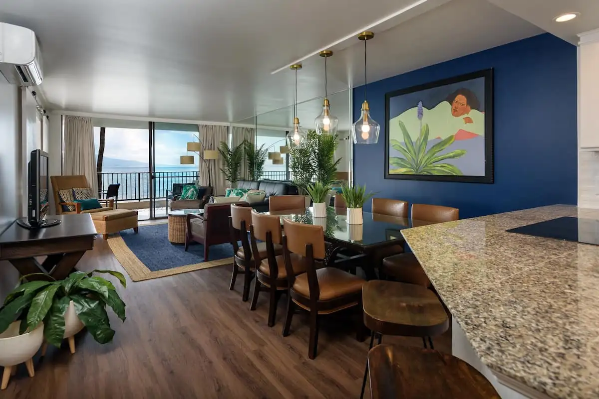 Casa na árvore com vista para o mar