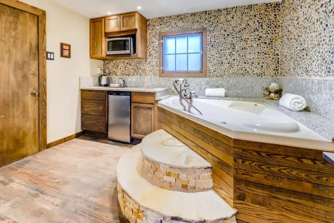 Некоторые номера в Hilltop Inn Broomfield