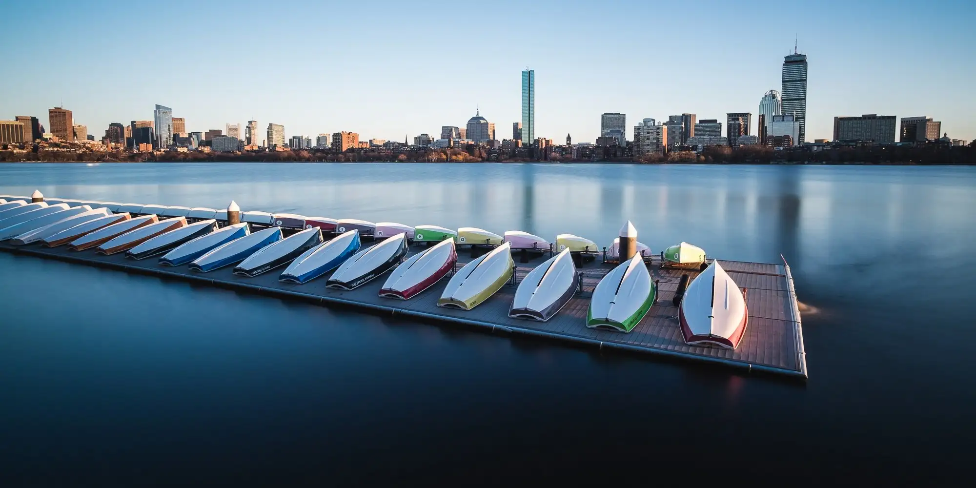 mit docks et boston skyline road trip en nouvelle-angleterre itinérance ralph