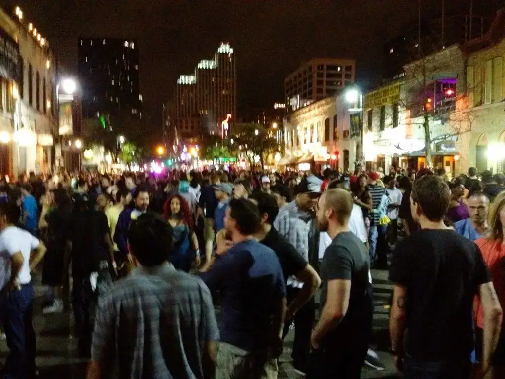 Kuudes katu Austin
