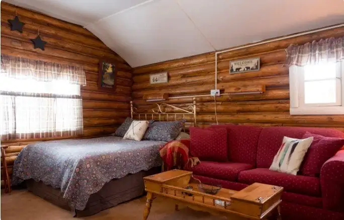 Petite cabane dans les arbres rouges du Colorado