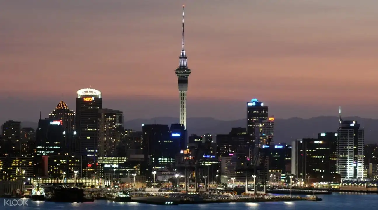 Sky Tower sa Auckland - isang nangungunang bagay na makikita sa New Zealand