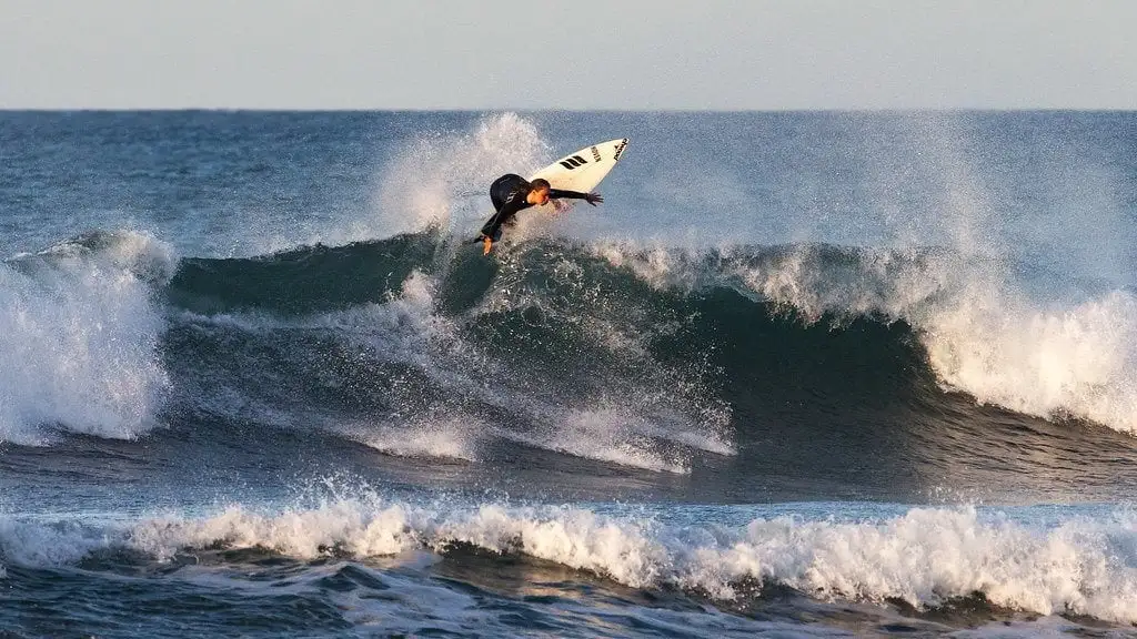 Surfing sa Wellington - bagay na maaaring gawin sa New Zealand