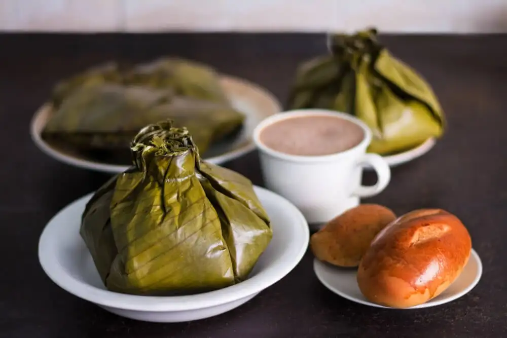 tamales de prato colombiano