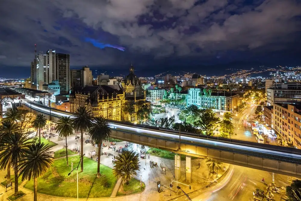 gece medellin