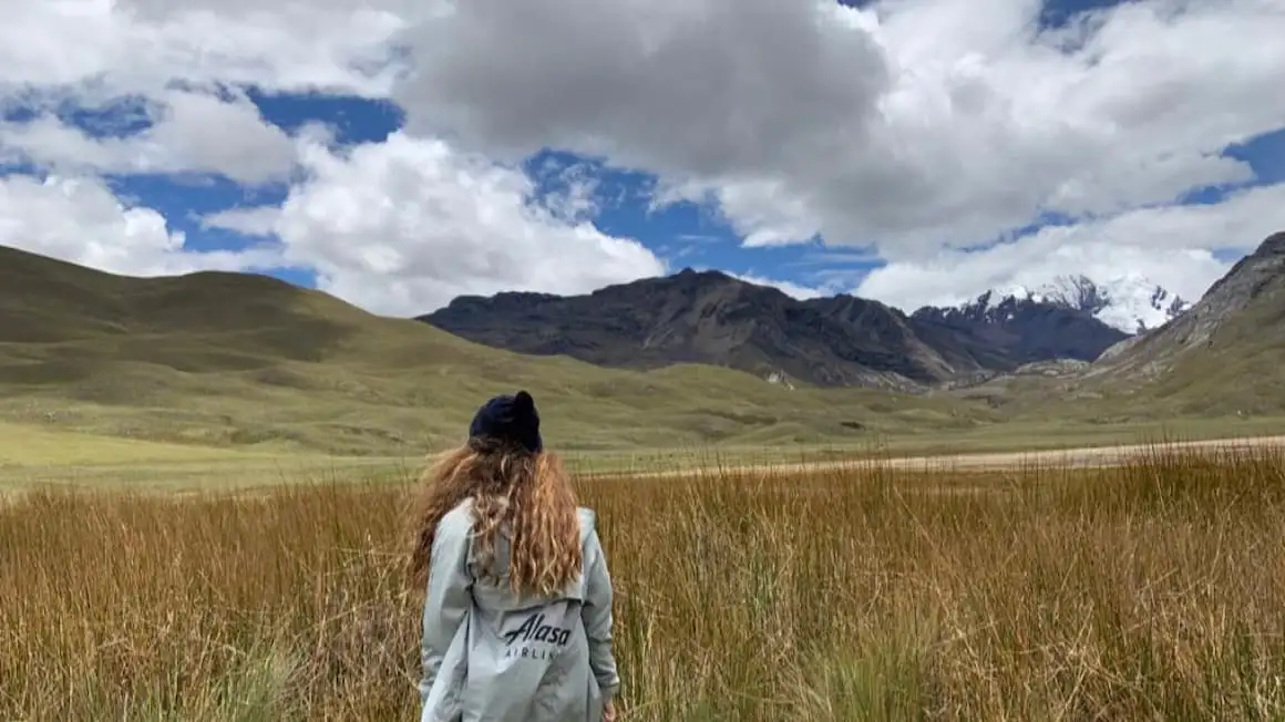 je me demande à travers les montagnes du Pérou