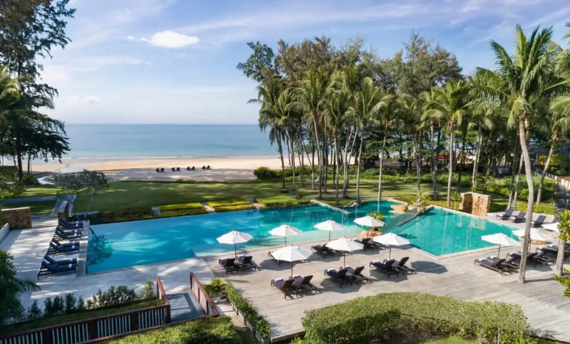 Sufocar Thani Krabi Beach Resort