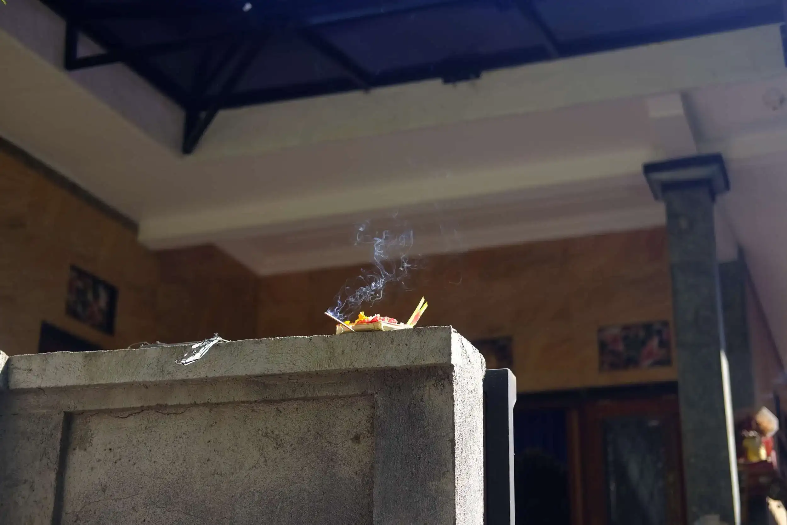 viiruki põletamine Bali joogastuudios