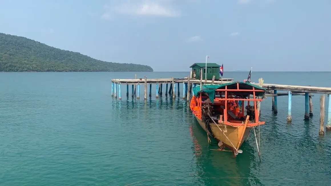 Bateau à Koh Rong au Cambodge